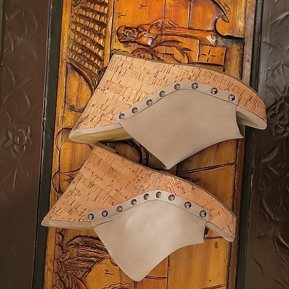 Marc Fisher suede platform wedge sandals - Picture 2 of 11
